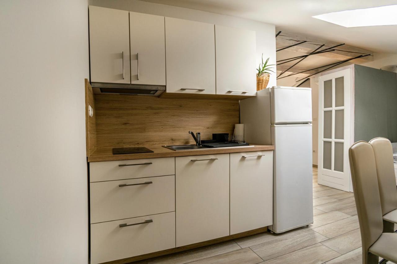 איזולה Hangar Apartments מראה חיצוני תמונה
